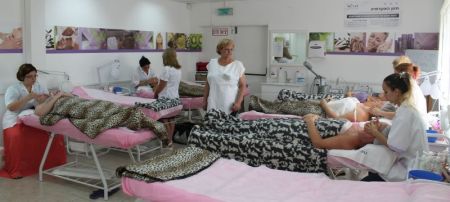 קוסמטיקה מקצועית